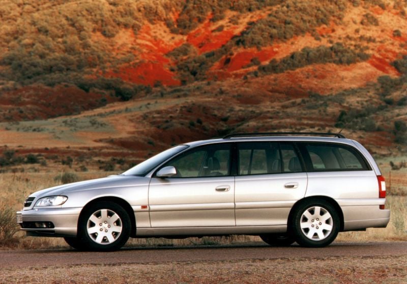 Opel Omega B: Üst Düzey Sürüş Konforu ve Bakım İpuçları