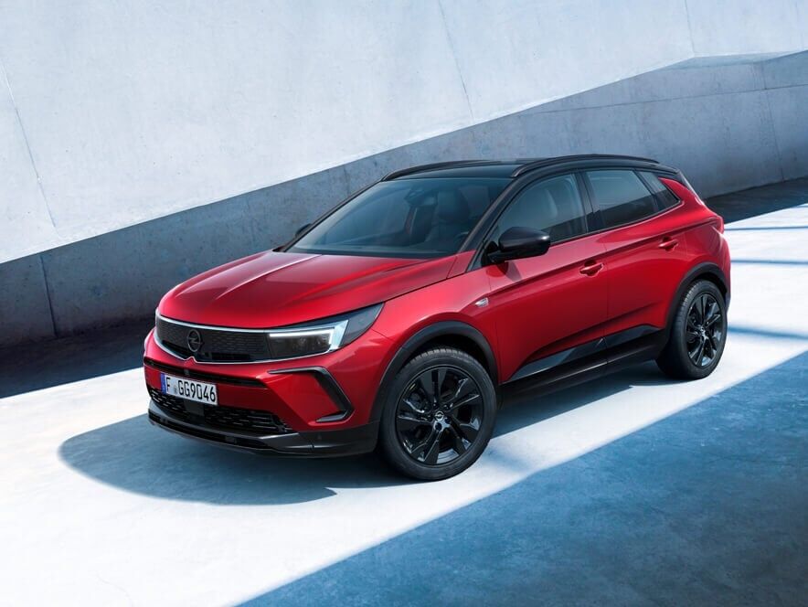 SUV Segmentinin Güçlü İsmi: Opel Grandland X’in Öne Çıkan Özellikleri