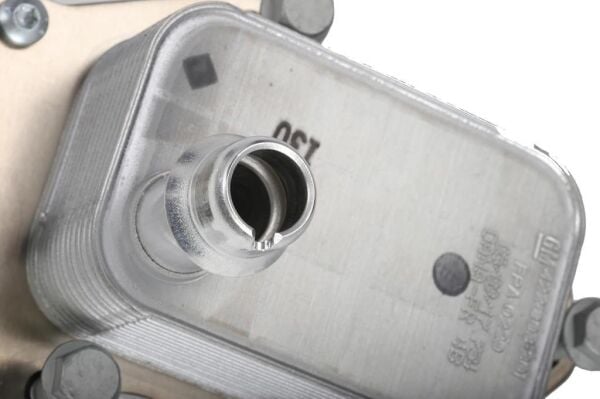 55501530 | Opel Insignia B 1.6 Dizel Yağ Soğutucu Orijinal 136 Beygir