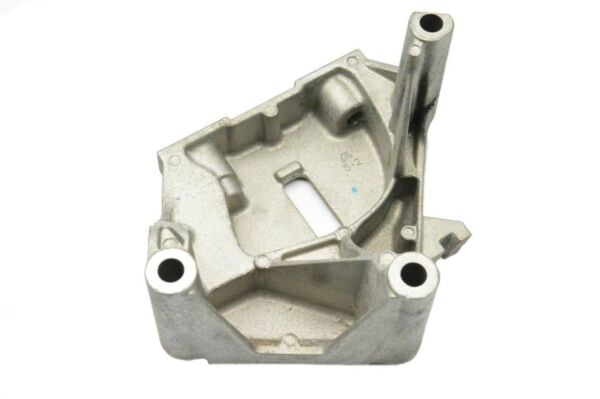 Opel Corsa D Sağ Motor Kulağı Braketi