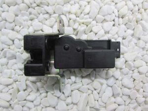 PSA (MOPAR) 95316228 Chevrolet Captiva C100 Bagaj Camı Kilidi Orijinal