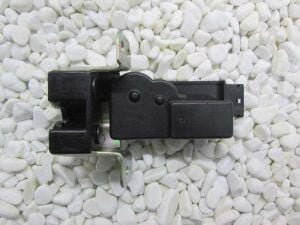PSA (MOPAR) 95316228 Chevrolet Captiva C100 Bagaj Camı Kilidi Orijinal